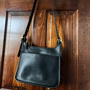 Coach Vintage Legacy Zip #9966 in black, cross body or shoulder bag
